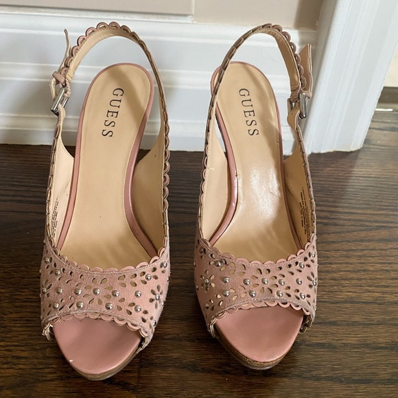 Guess size 8 shoes in a blush colour  4 inch heel - Picture 2 of 5